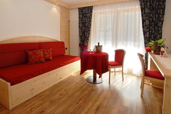 Hotel Flora Alpina Campitello di Fassa Pokój zdjęcie